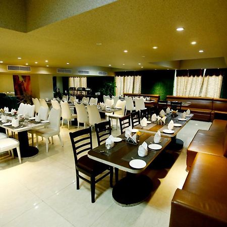 The Grand Radiant Hotel Lucknow Exterior photo
