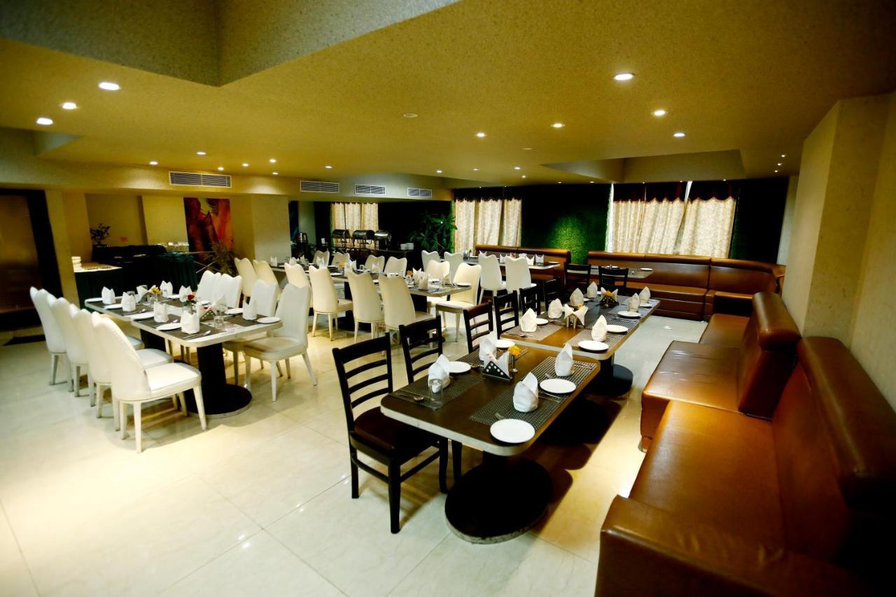 The Grand Radiant Hotel Lucknow Exterior photo
