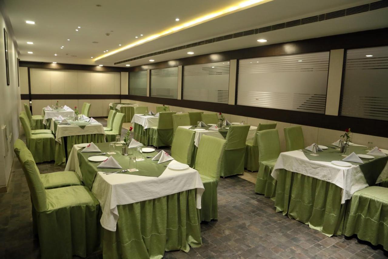 The Grand Radiant Hotel Lucknow Exterior photo
